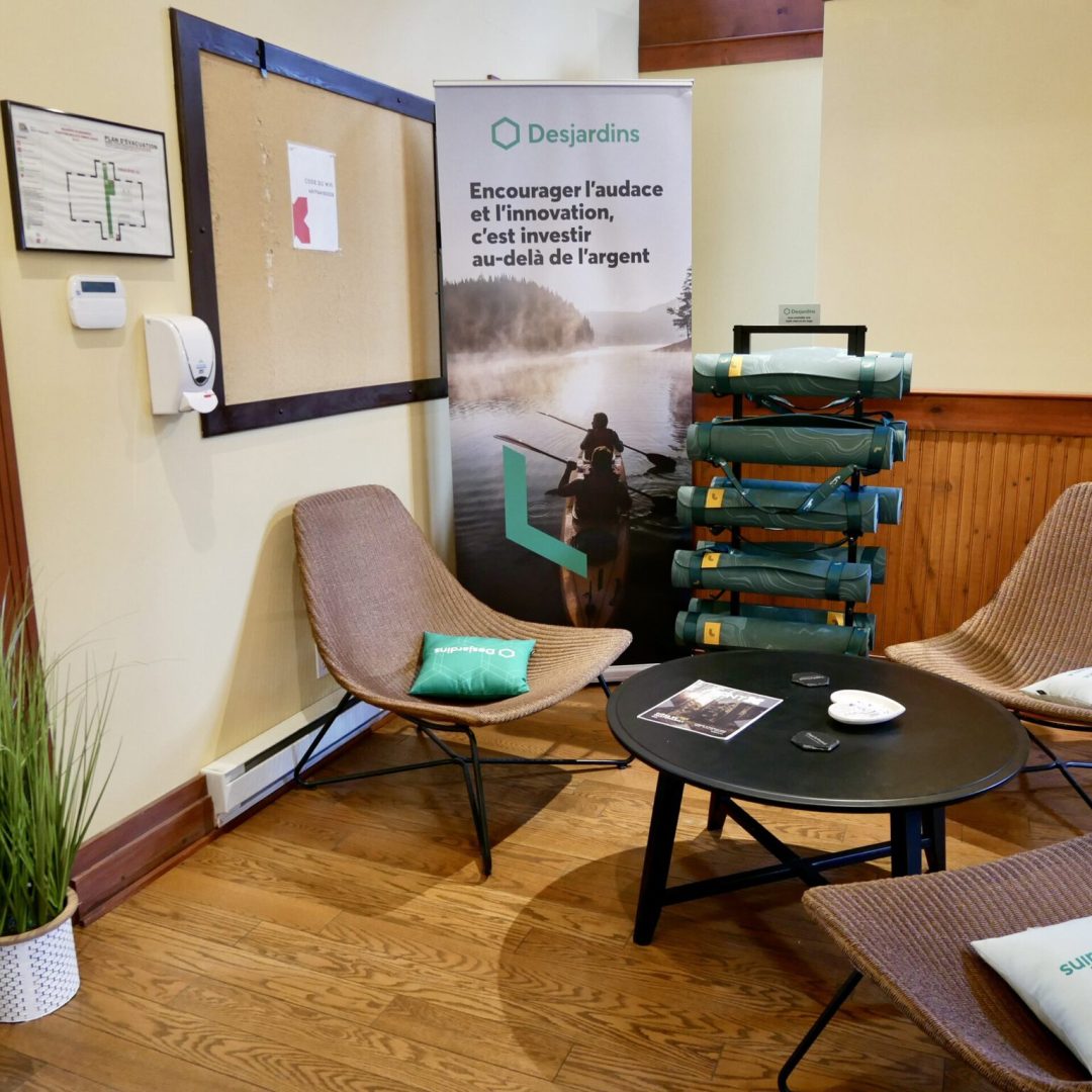 Espace détente Desjardins avec fauteuils